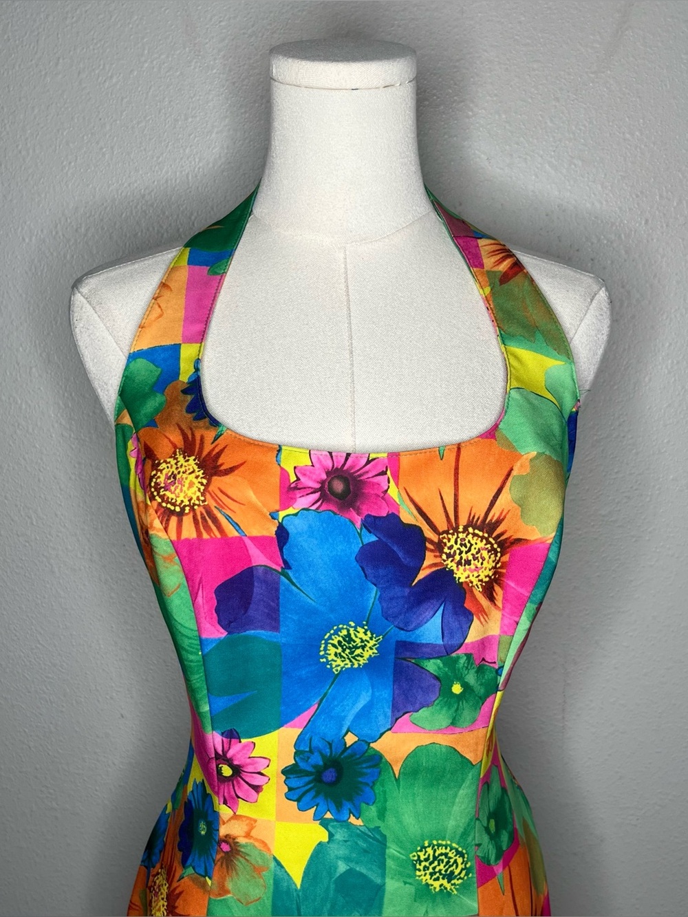 90s Vintage XOXO Multicolor Check Large Floral Print Halter Fitted Mini Dress - Picture 3 of 9